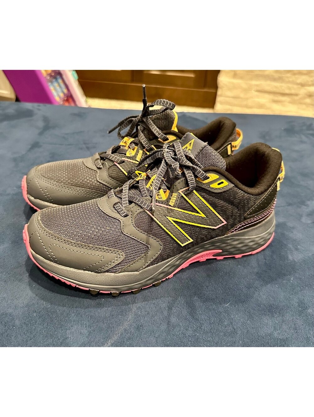 New Balance 410 Trail Running Shoes Women’s Size 8 Black/Pink